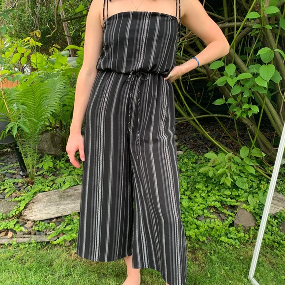 Vancouver Boutique One Piece Jumper - Picture 2 of 2